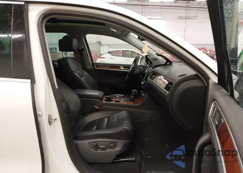 2012 Volkswagen Touareg Tdi Executive z USA, uszkodzony, nr VIN WVGEK9BPXCD009120